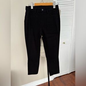 Uniqlo Women's Black Capris